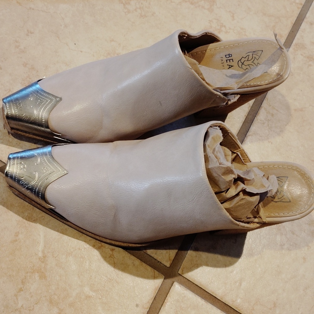 BEAST Dakota Cowgirl Mules 6.5 - Picture 11 of 14